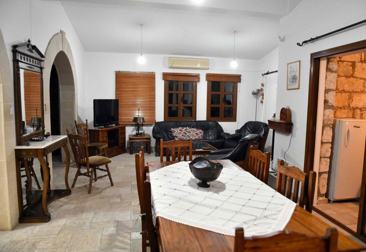 Lasa Black Rock Villa Pafos Exterior foto